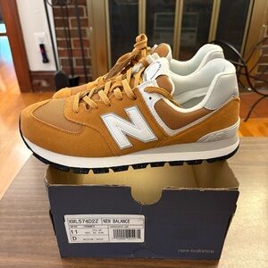 Brand new Men’s New Balance 574 in tan & white!  Size 11